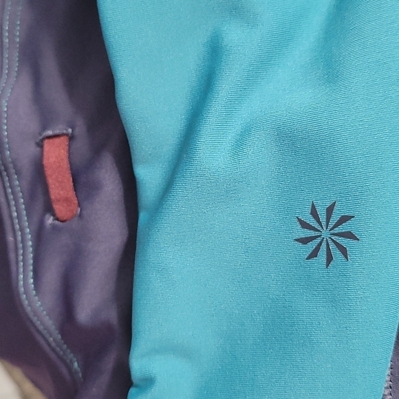 Athleta Crunch Colorblock 7/8 Tight Leggings in Supersonic - Picture 9 of 12